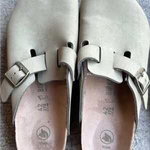 Birkenstock CLOGS - Cream VEGAN leather VGUC worn only a few times